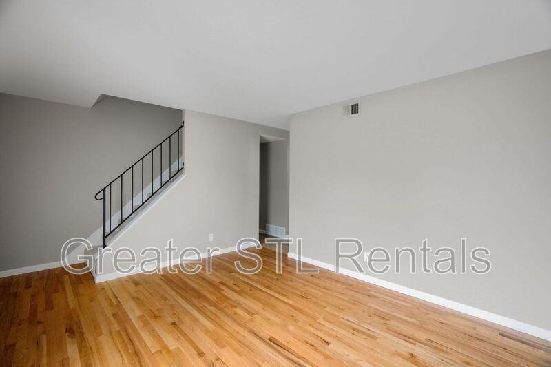 2115 Campus Dr - Photo 5 of 34