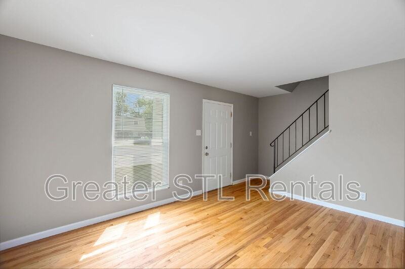 2115 Campus Dr - Photo 6 of 34