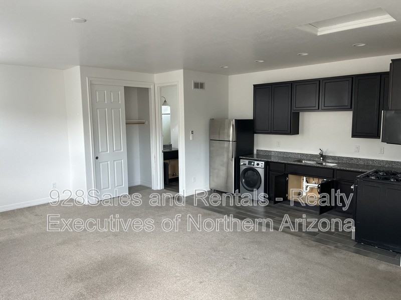 2449 W Bruce Balle Dr - Photo 2 of 24