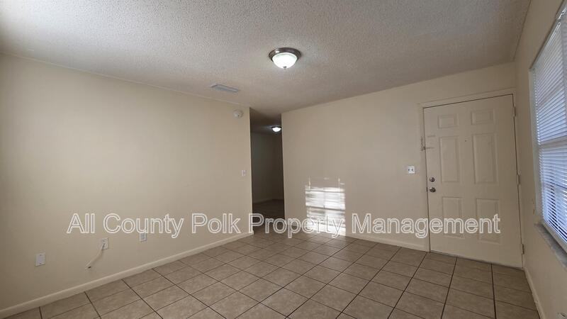 1010 Jacks St - Photo 2 of 12