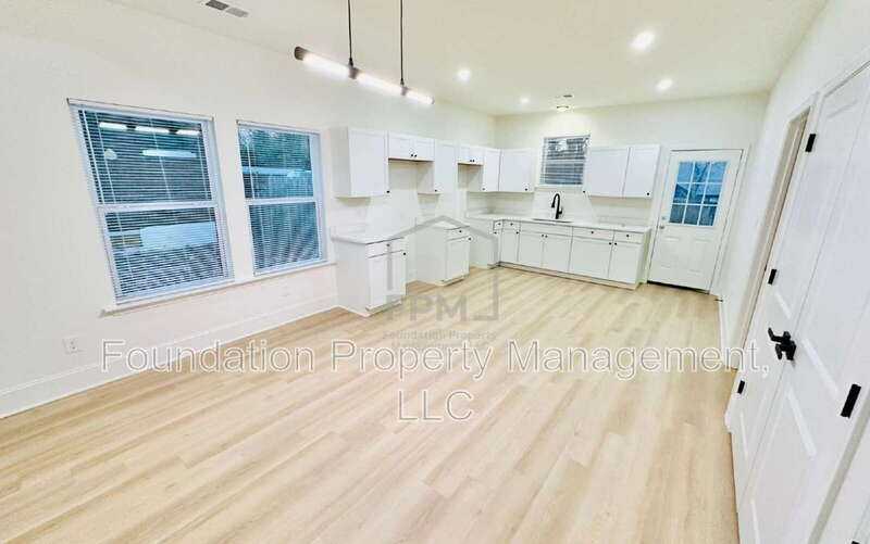 910 Dickinson St - Photo 5 of 19