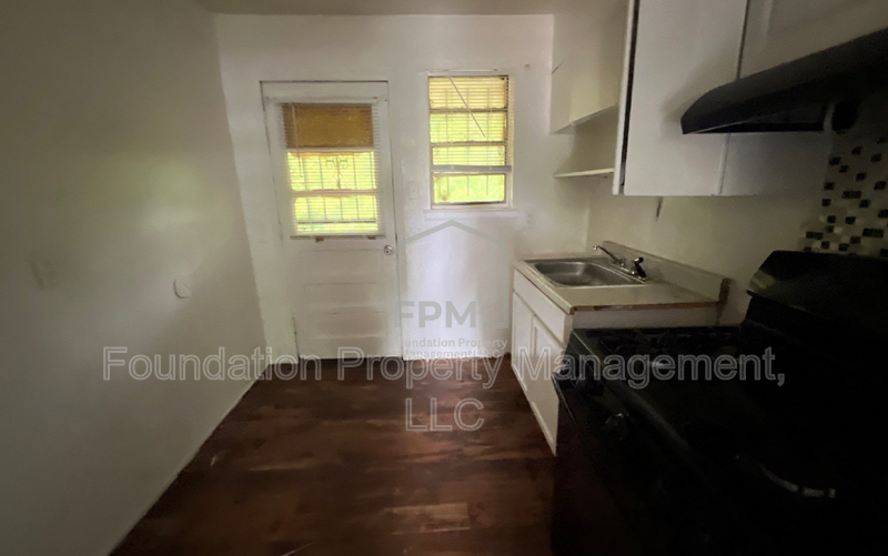 1277 Airways Blvd #2 - Photo 3 of 14