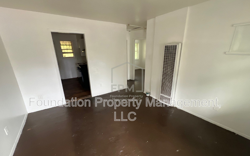1277 Airways Blvd #2 - Photo 5 of 14