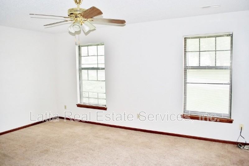 3249 Nw Mill Dr - Photo 4 of 11