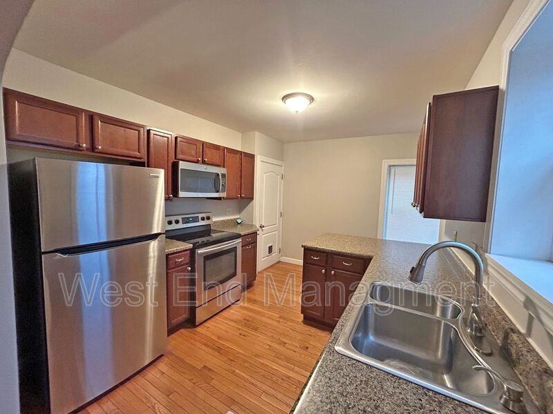 1108 Collingwood Dr - Photo 2 of 11