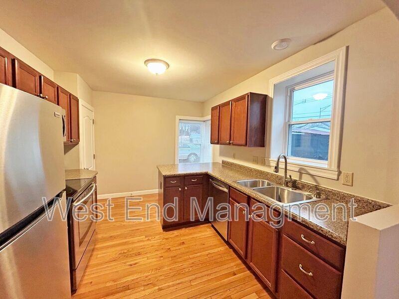 1108 Collingwood Dr - Photo 3 of 11