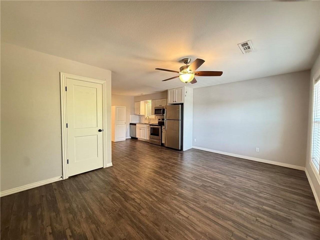 721 Taylor - Photo 2 of 9