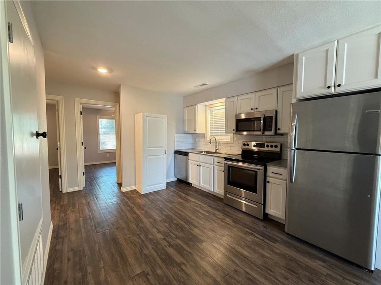 721 Taylor - Photo 4 of 9