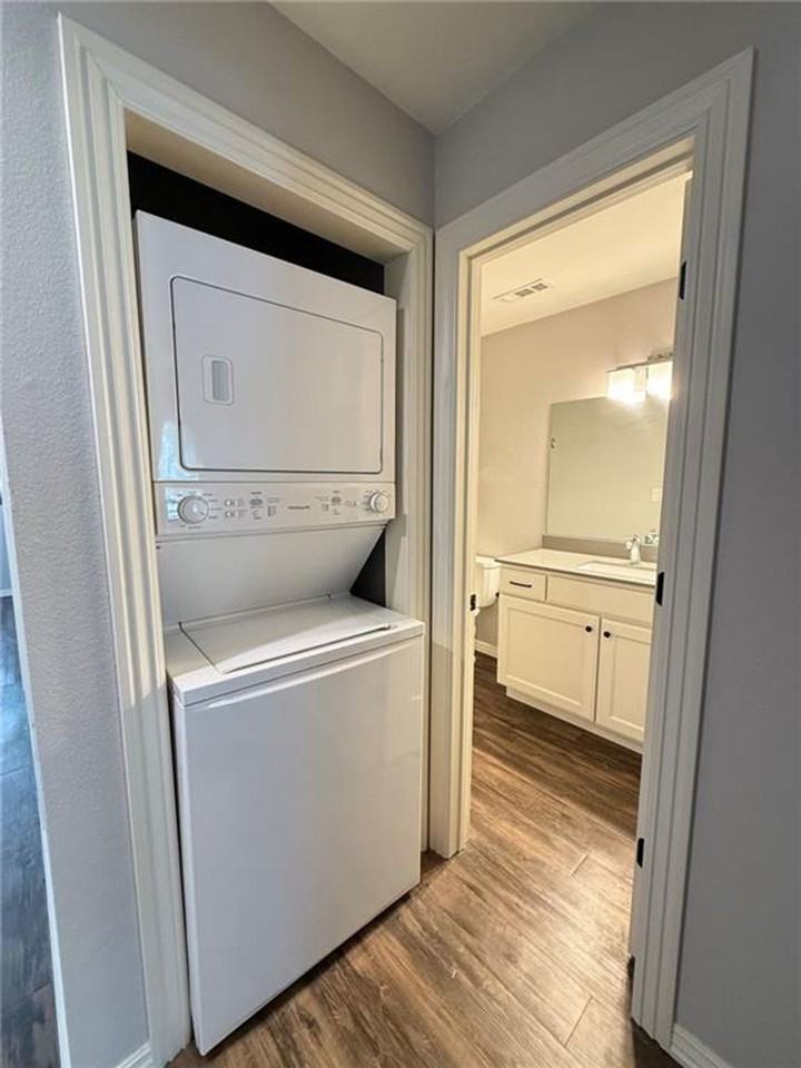 721 Taylor - Photo 6 of 9