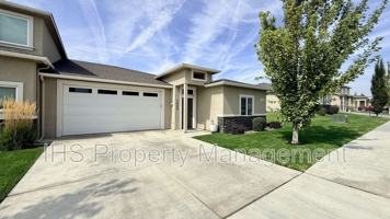 featured image of 1060 S Delaware St