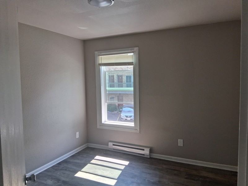 835 Wisconsin St - Photo 7 of 15