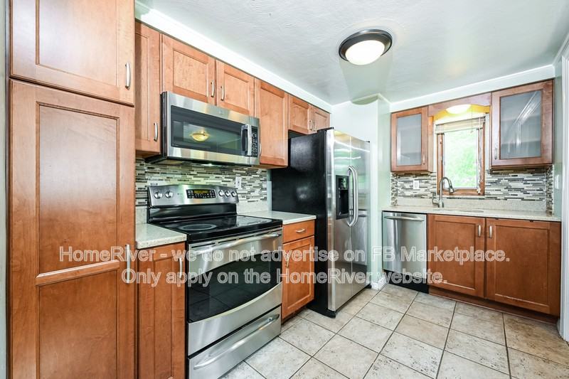 100 Castle Rd - Photo 7 of 38