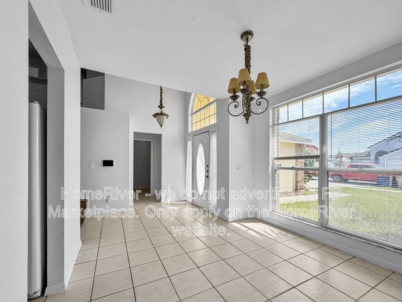 2932 Pembridge St - Photo 7 of 25