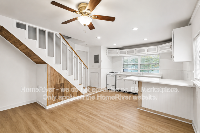 1514 Mcduff Ave S #1 - Photo 7 of 17