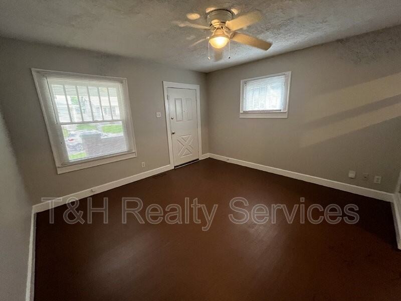 4218 Carrollton Ave - Photo 6 of 19