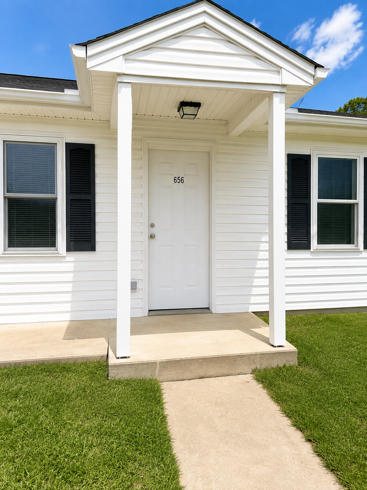 656 Lakeside Ave - Photo 2 of 12