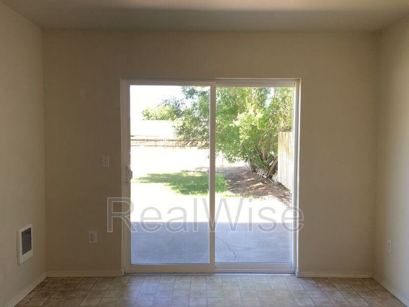 1931 Nw Larch Spur Ct - Photo 4 of 14