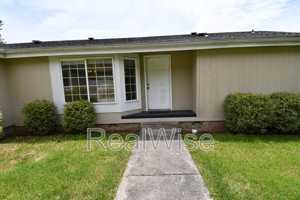 featured image of 2923 Ne Denn Ave