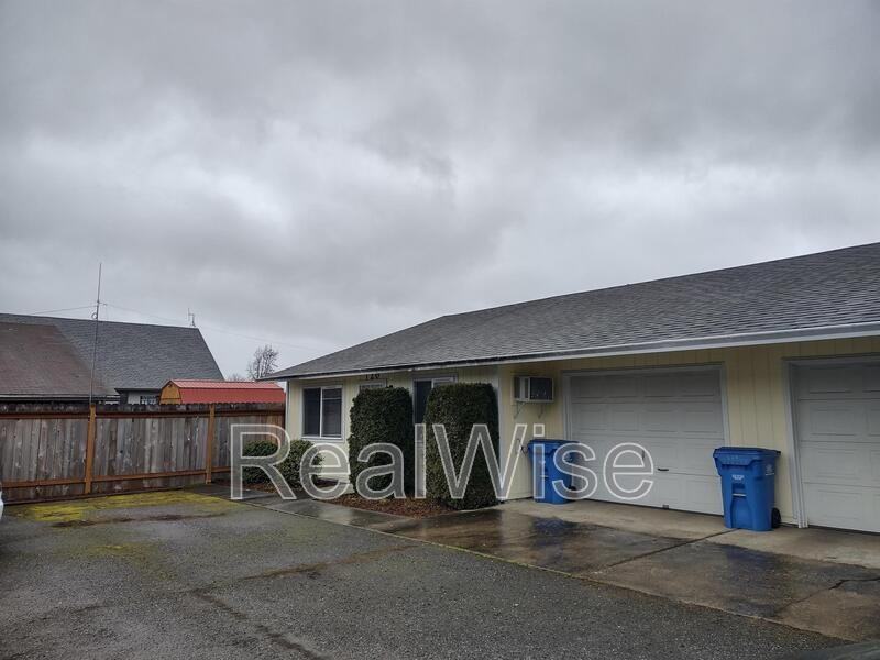 120 Sunny Ln - Photo 3 of 17
