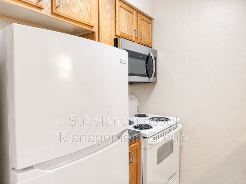 1430 Nw 25th St - Photo 5 of 16