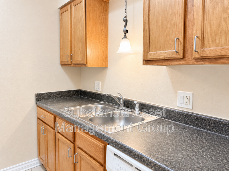 1430 Nw 25th St - Photo 6 of 16