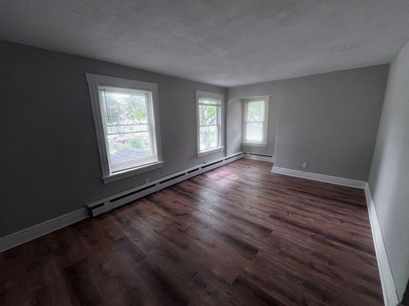164 Parsells Ave - Photo 2 of 7