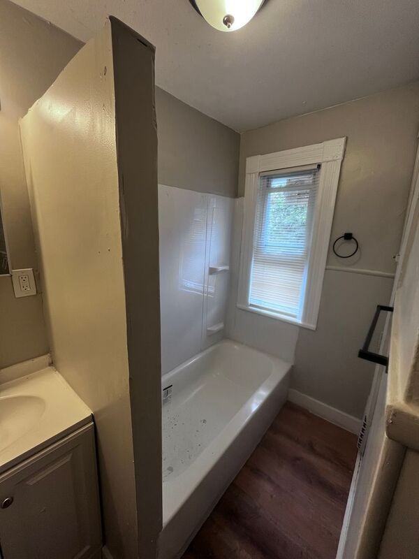 14 Beechwood St - Photo 3 of 5