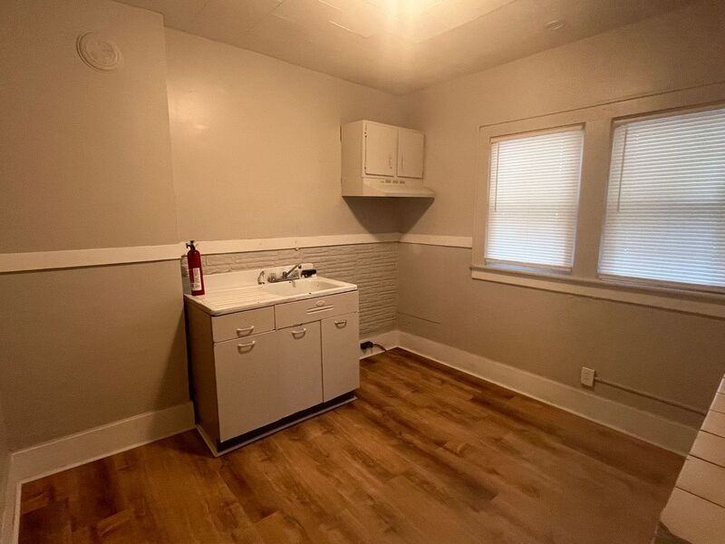 1066 Bay St - Photo 2 of 7