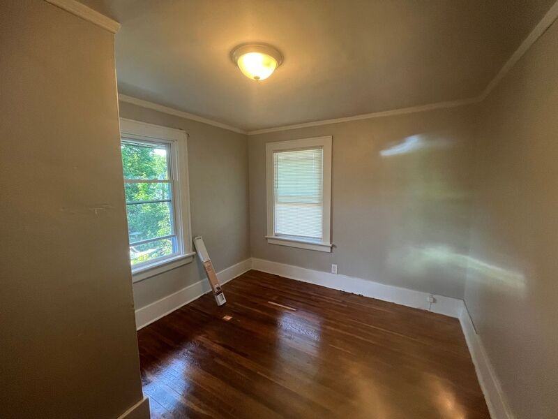 1066 Bay St - Photo 7 of 7