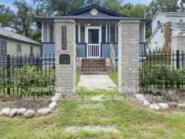 featured image of 1919 Norwood St