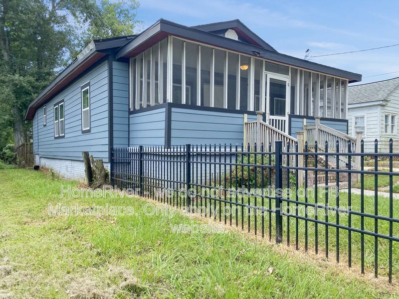 1919 Norwood St - Photo 2 of 18