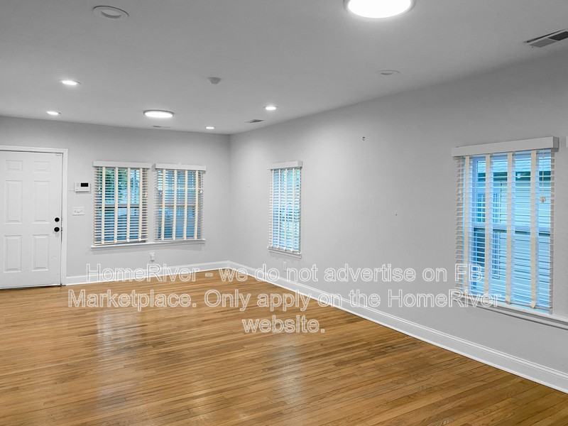 1919 Norwood St - Photo 3 of 18