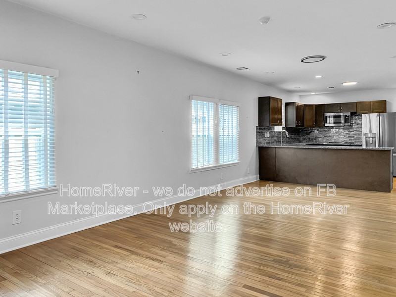 1919 Norwood St - Photo 4 of 18