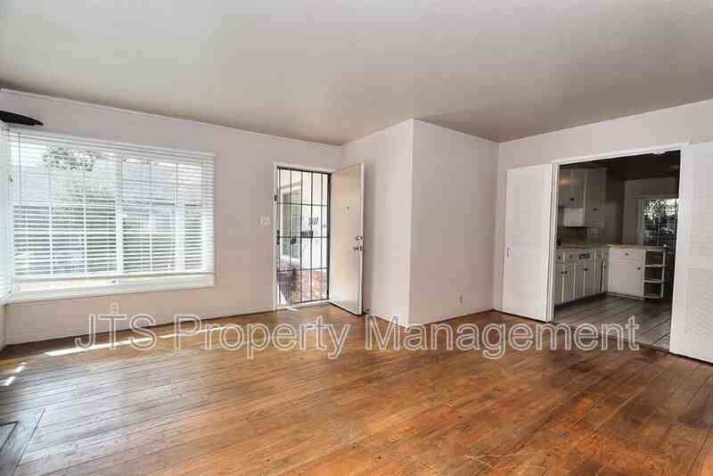 3109 Hampshire Dr - Photo 7 of 49