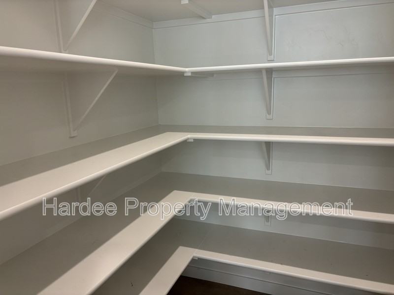 1411 W Dovefield St - Photo 6 of 30
