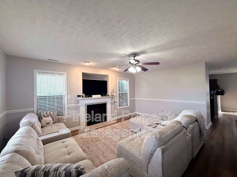 153 Abbey Ln - Photo 3 of 25