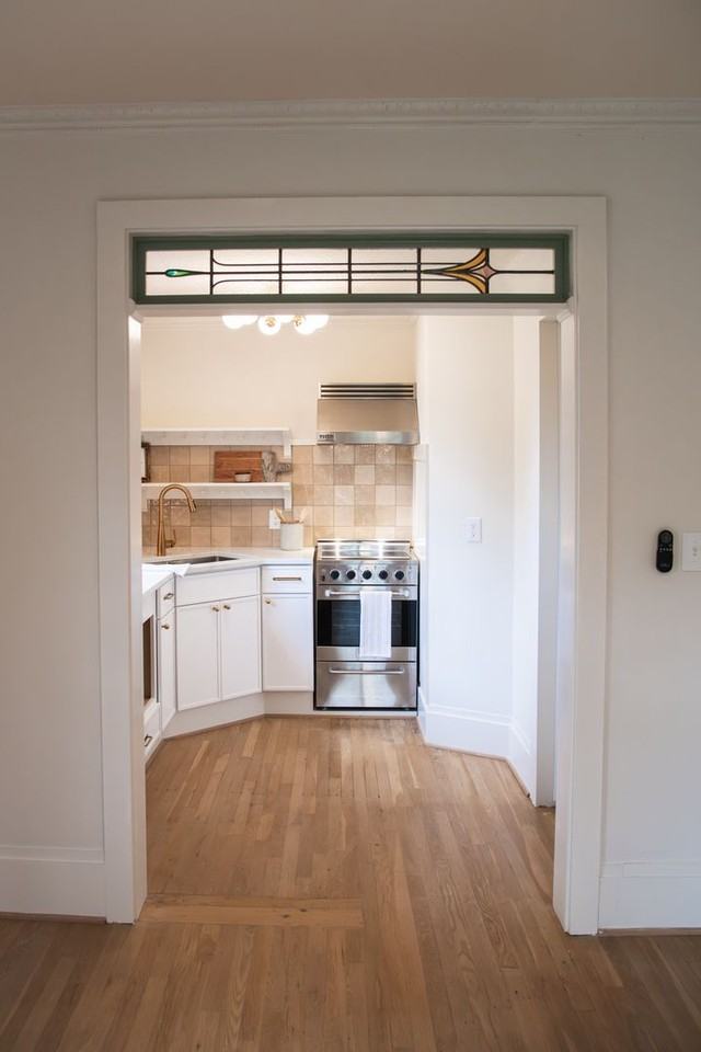 405 W Davis St #E - Photo 4 of 22