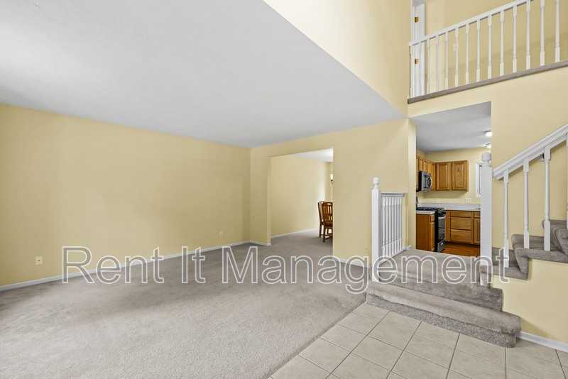 5820 S 157th St - Photo 7 of 40