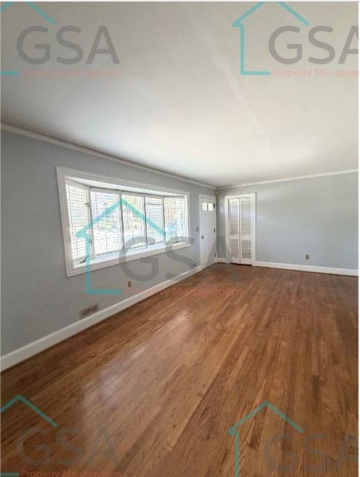 Crown Properties, LLC - Photo 4 of 32