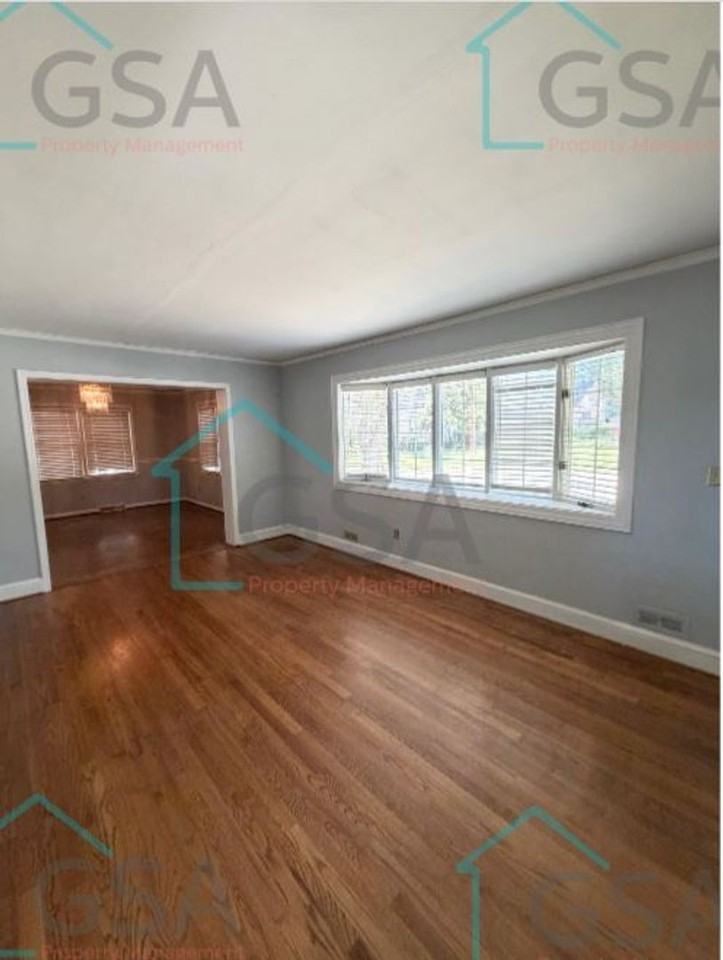 Crown Properties, LLC - Photo 5 of 32