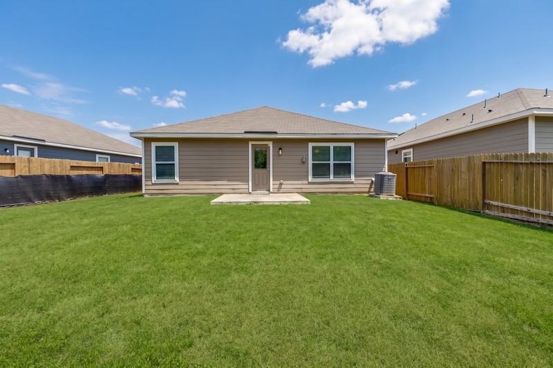 23104 Shakespeare Dr - Photo 5 of 25
