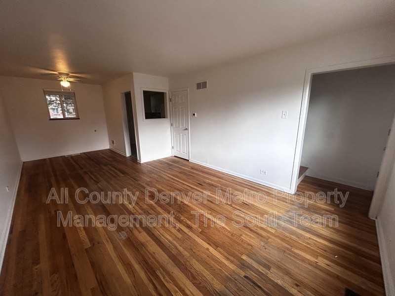 10207 E 14th Ave - Photo 3 of 13