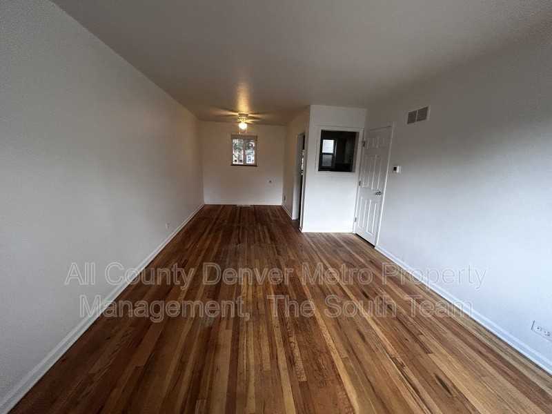 10207 E 14th Ave - Photo 4 of 13