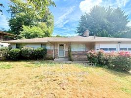featured image of 4613 Ne 39th Ave