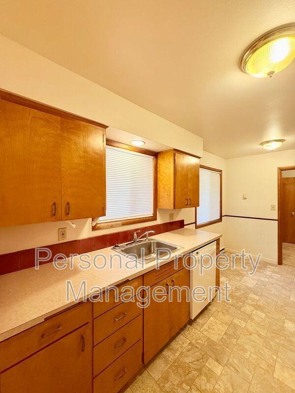 4613 Ne 39th Ave - Photo 4 of 32