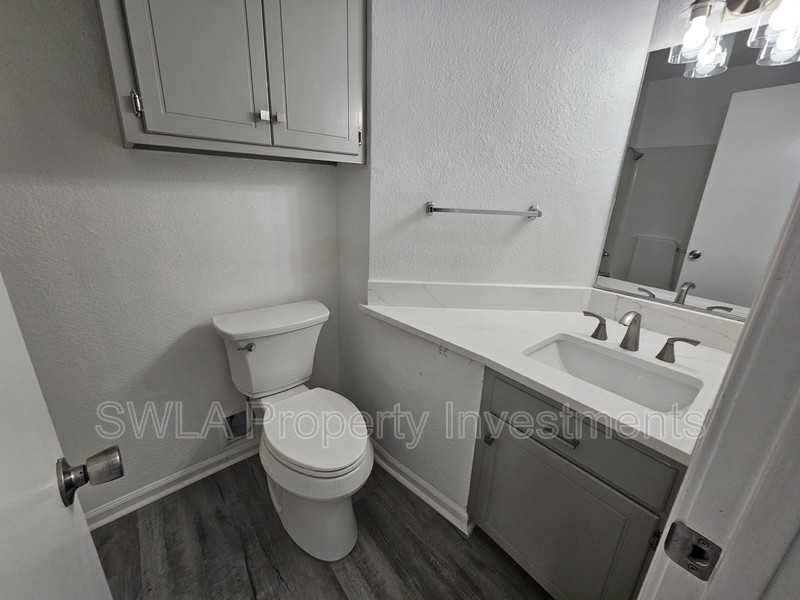 1750 S Tallowood Dr - Photo 3 of 10