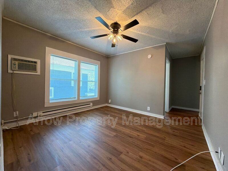 1215 Peach St #5 - Photo 6 of 20