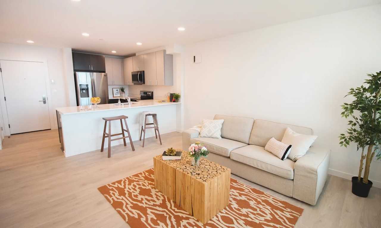 Edric Apartments - Photo 4 of 11