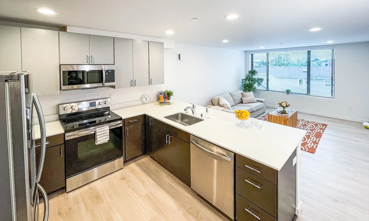 Edric Apartments - Photo 5 of 11