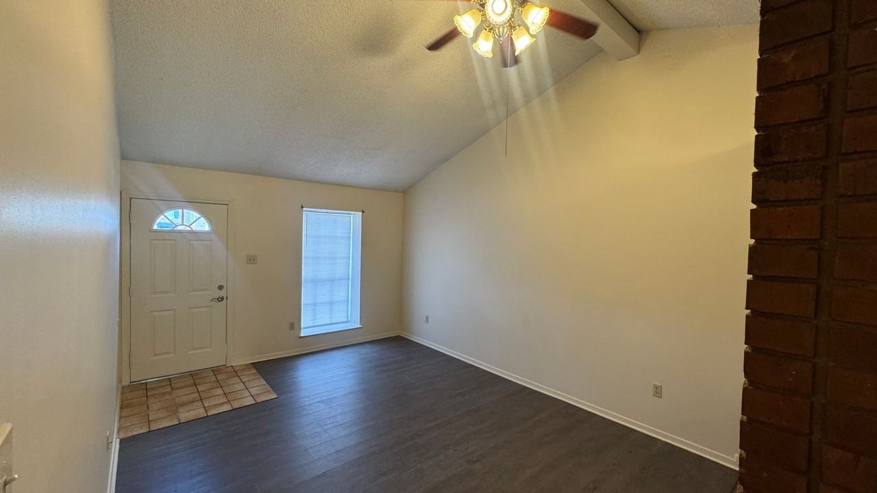 7013 Wesley Ct - Photo 2 of 8